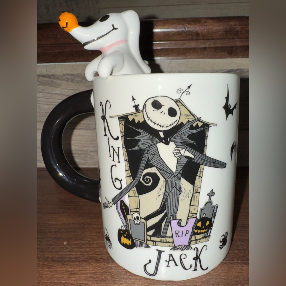 🥰 Disney King Jack Nightmare Before Christmas with ZERO Ghost Hanging on the Mug